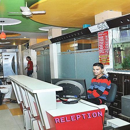 Hotel Talha Residency ナンデッド エクステリア 写真