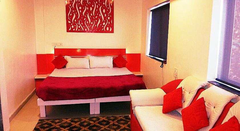 Hotel Talha Residency ナンデッド エクステリア 写真