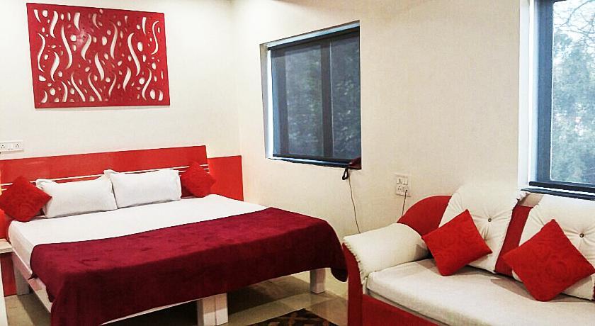 Hotel Talha Residency ナンデッド エクステリア 写真